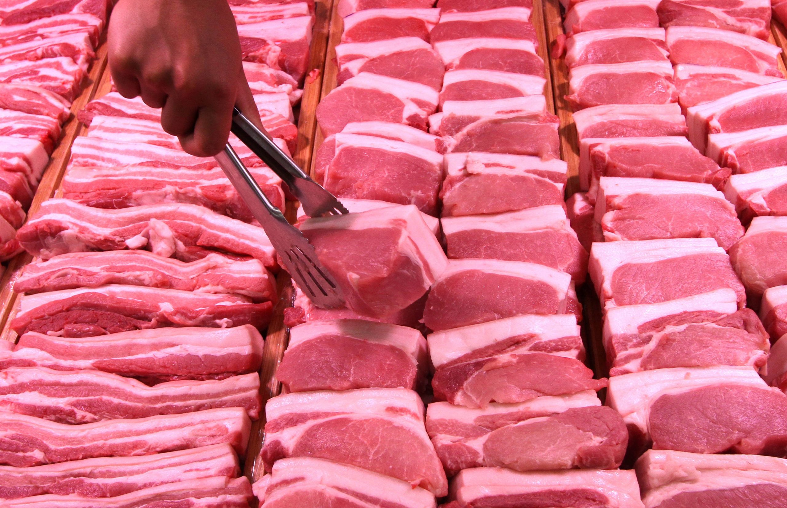 China tem meta de autossuficiência de 95% em carne suína
