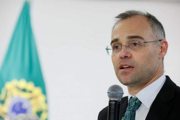 Em ofício enviado a Bolsonaro, juristas evangélicos oficializam apoio a André Mendonça no STF