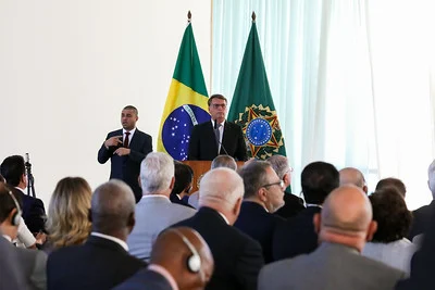 Bolsonaro e diplomatas: só 2 dos 10 maiores parceiros comerciais do Brasil foram à reunião