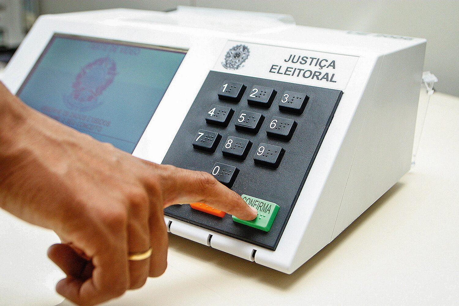 Lula Sanciona LDO com Recorde de R$4,9 Bilhões para Financiamento Eleitoral em 2024