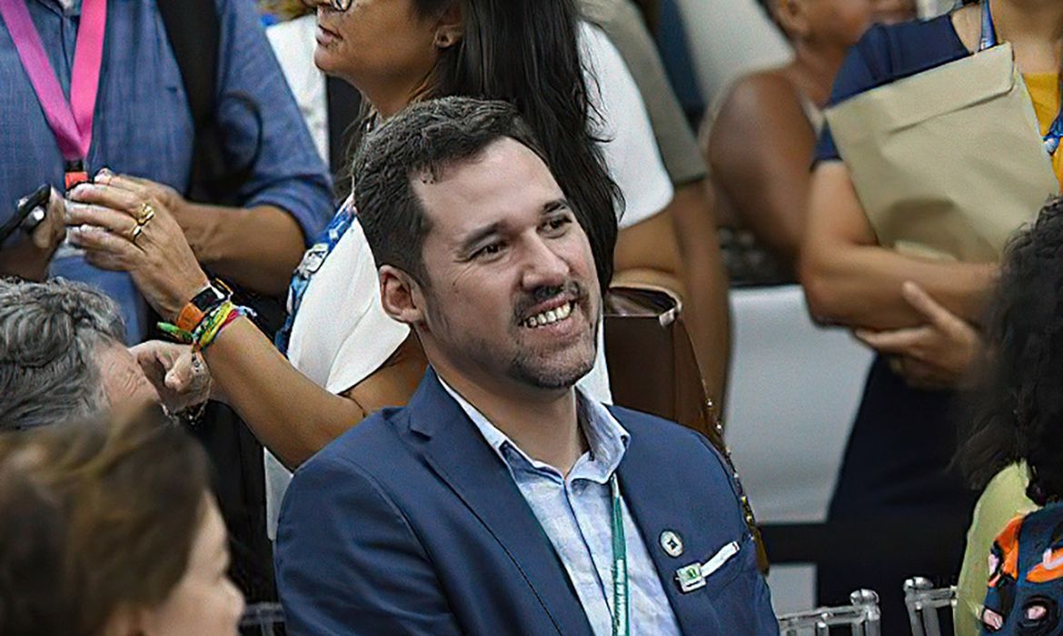 Após Reportagem Chocante, Ministra Demite Diretor de Hospitais Federais do Rio