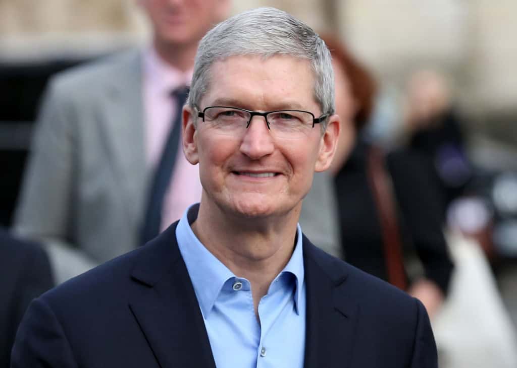 Possível mudança na liderança da Apple: Tim Cook pode permanecer no cargo por mais tempo