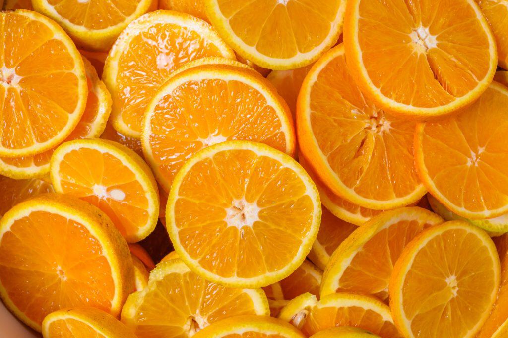 Anvisa identifica irregularidades em agrotóxicos em 1 a cada 5 alimentos analisados.