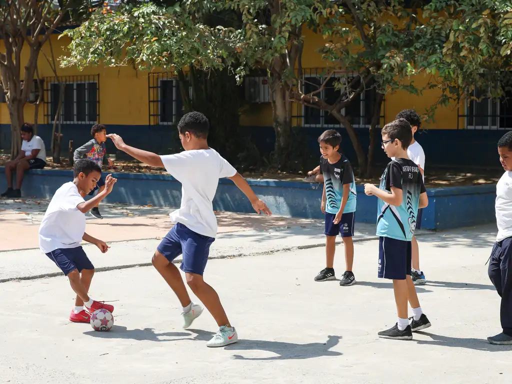 Dar nome a escolas públicas é transformar nossa narrativa histórica.