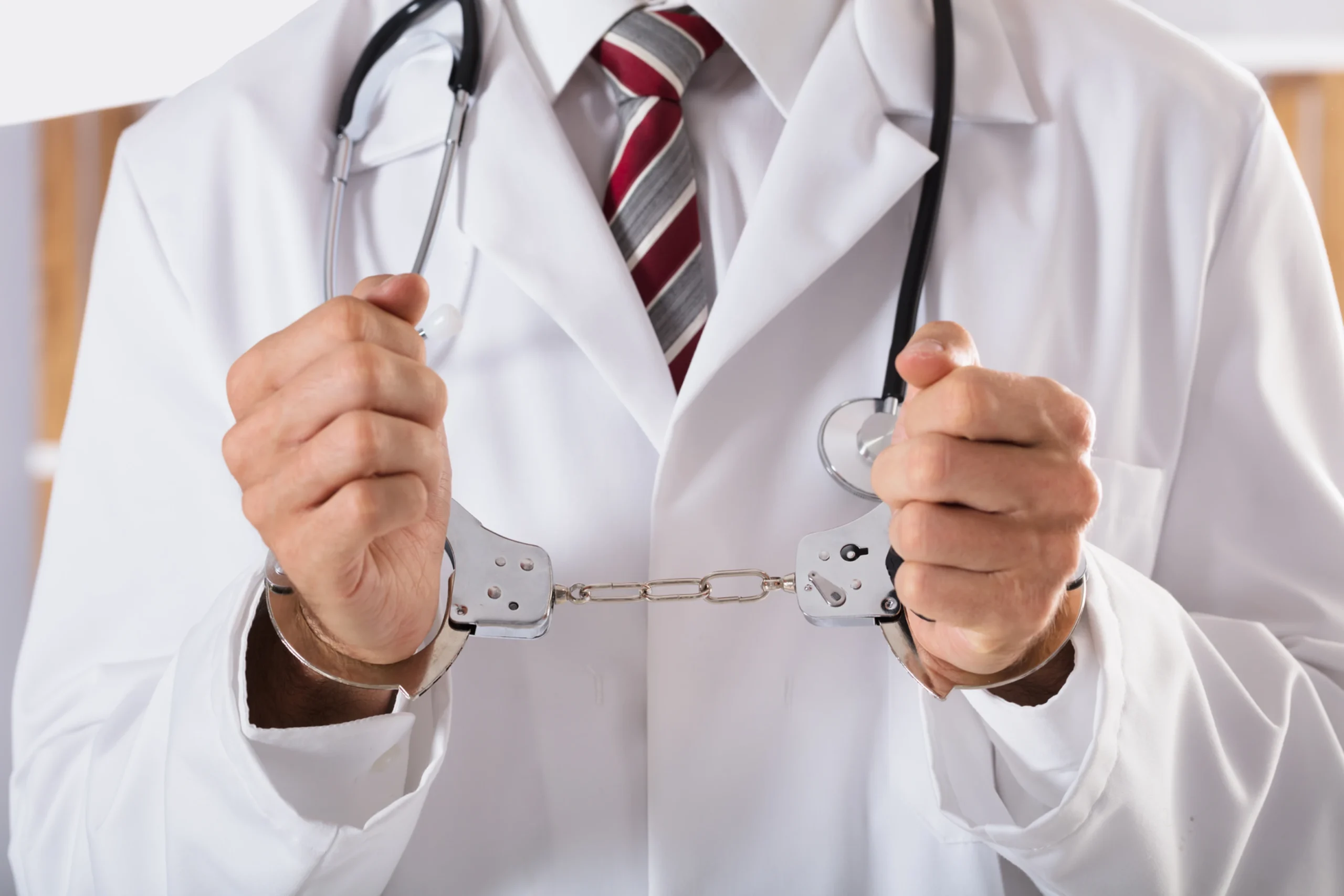 Médico é condenado a indenizar família de paciente morta durante lipoaspiração
