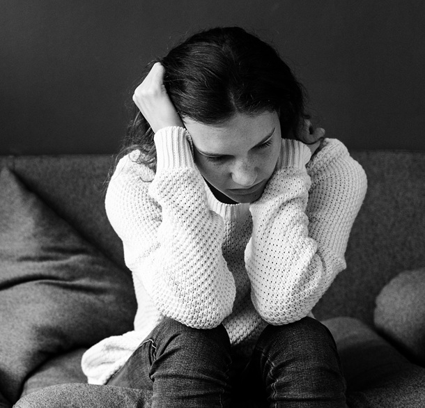 Genes associados à depressão são percebidos em duplicidade nas mulheres, confirma estudo inédito.