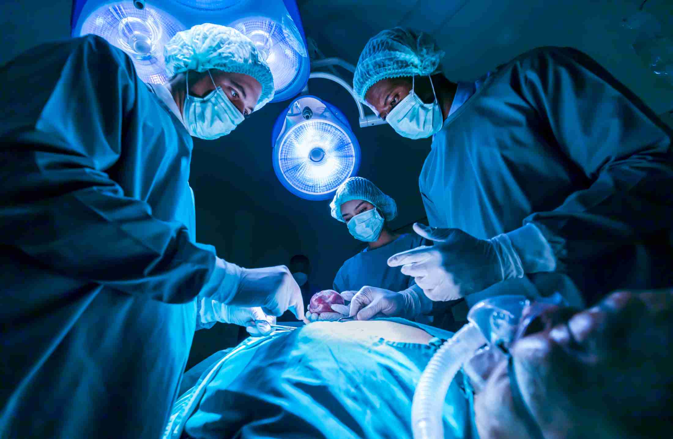 Médico deve pagar indenização à família de paciente falecida após lipoaspiração