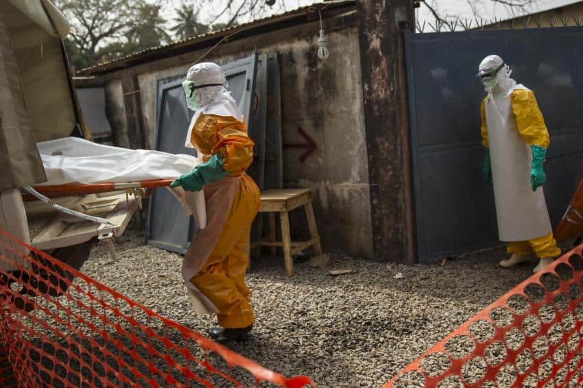 Surto de Ebola gera alerta internacional da OMS em dois países africanos